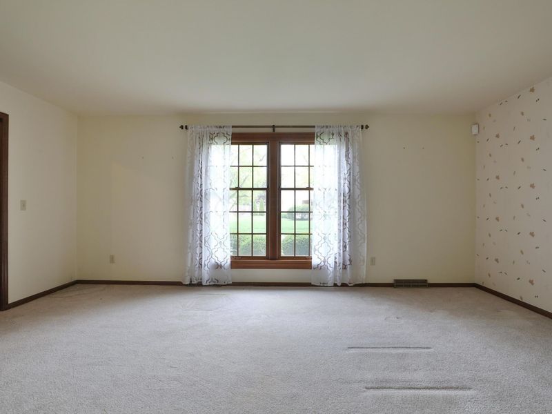 1033 Firth Avenue, Columbus, OH 43085 Photo 7