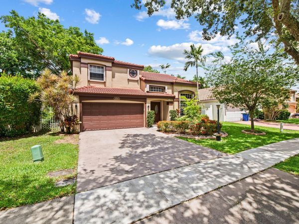 2712 Cayenne Avenue, Cooper City, FL 33026