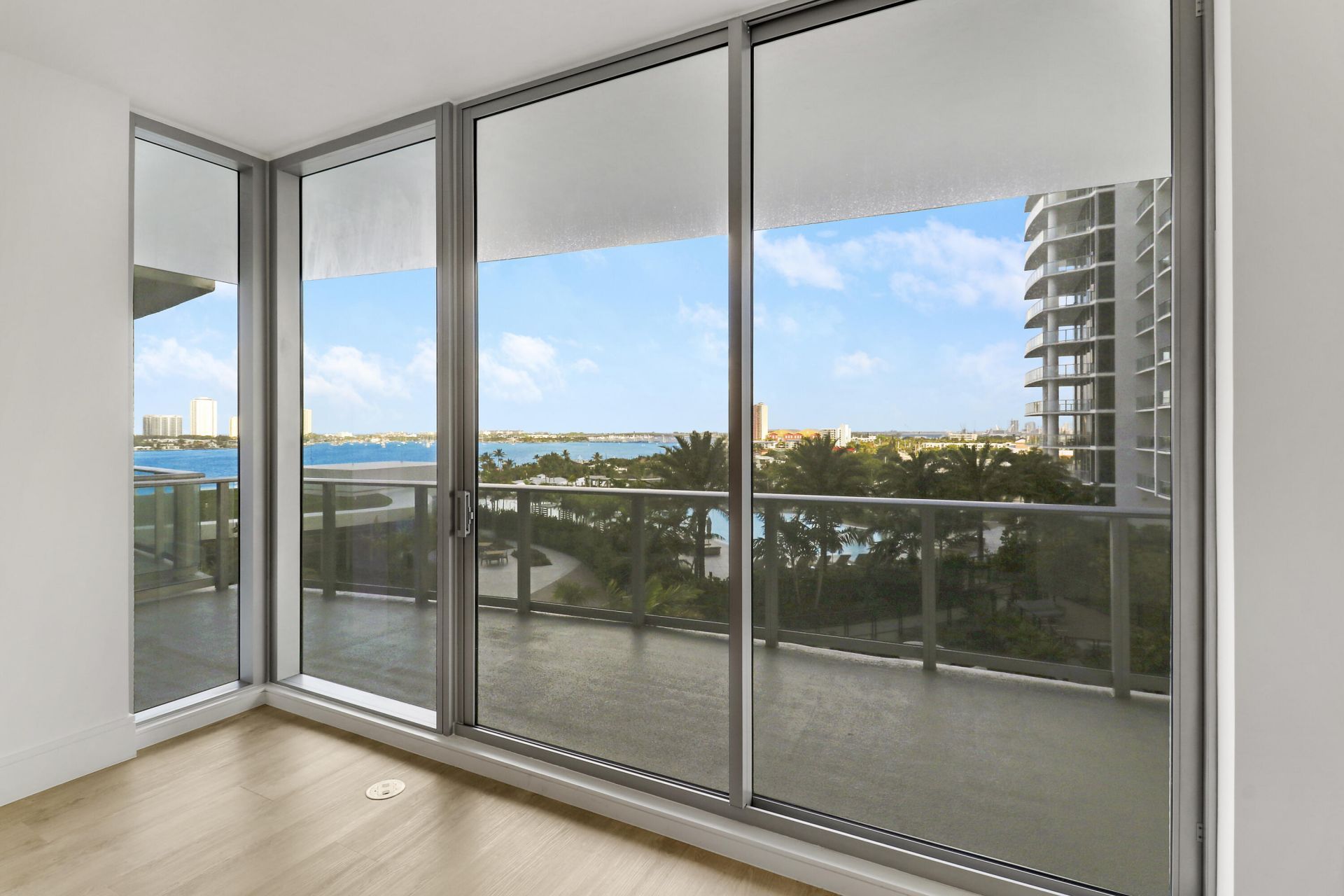 220 Lake Shore Drive, Unit 815, West Palm Beach, FL 33403 Photo