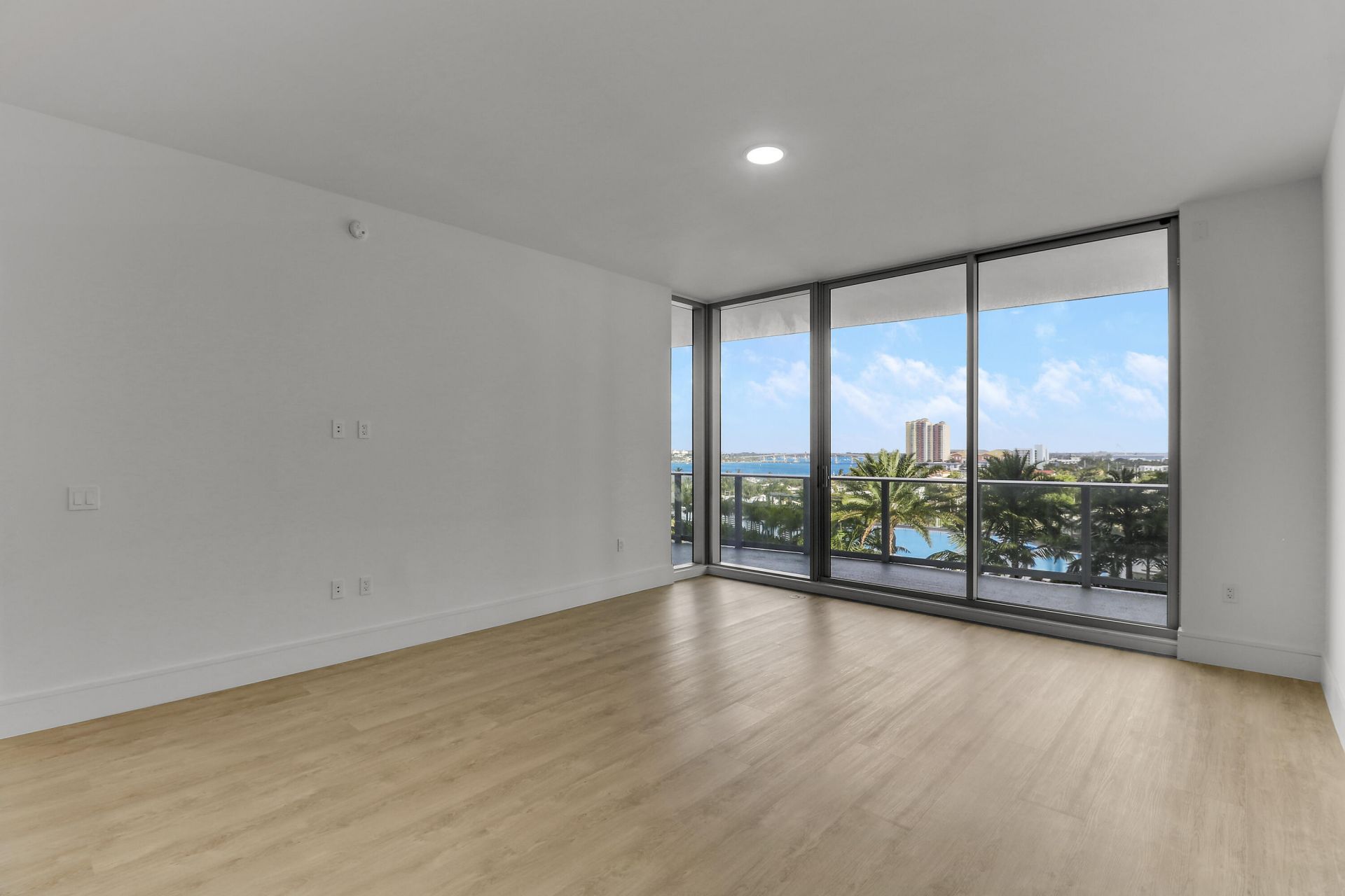 220 Lake Shore Drive, Unit 815, West Palm Beach, FL 33403 Photo