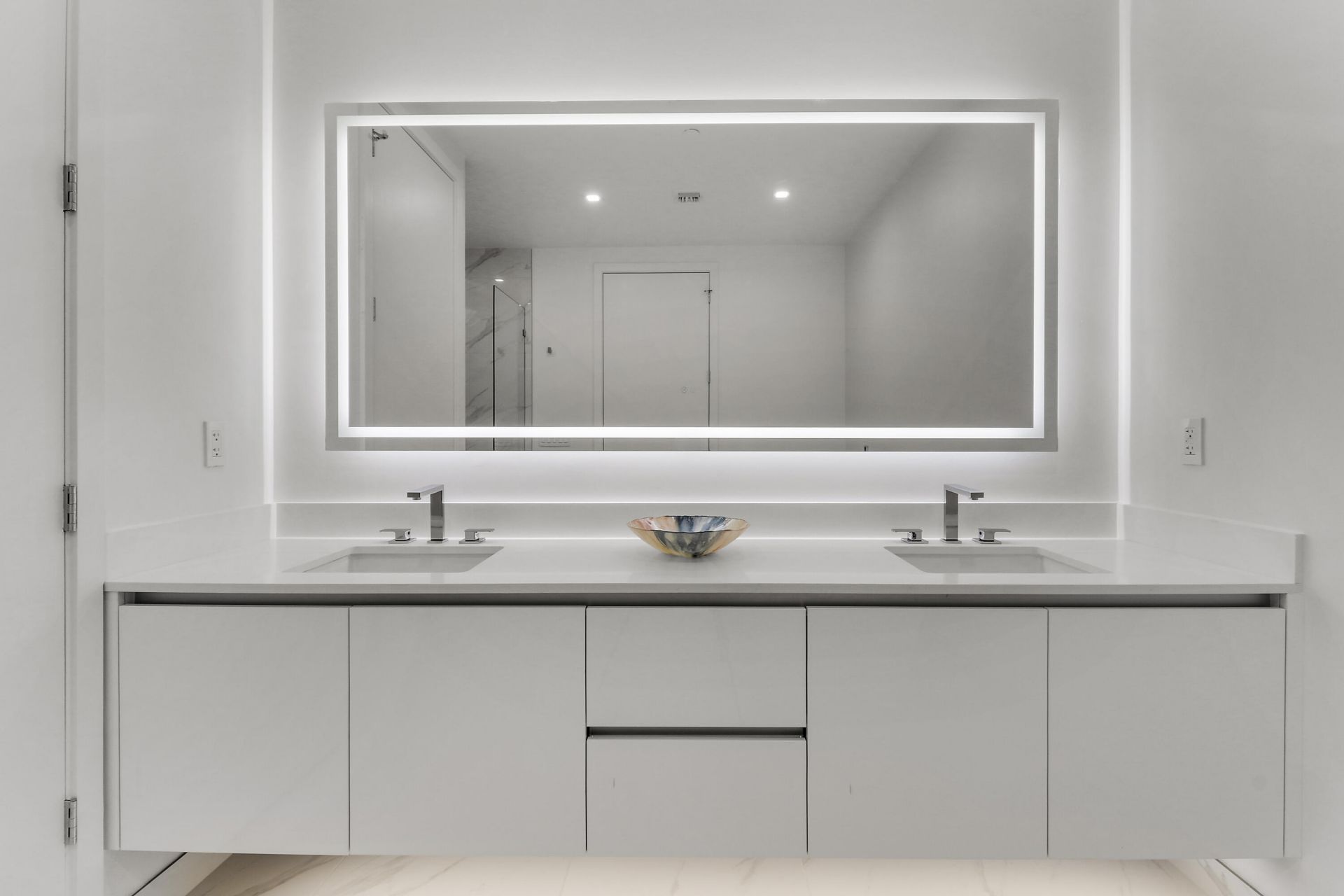 220 Lake Shore Drive, Unit 815, West Palm Beach, FL 33403 Photo