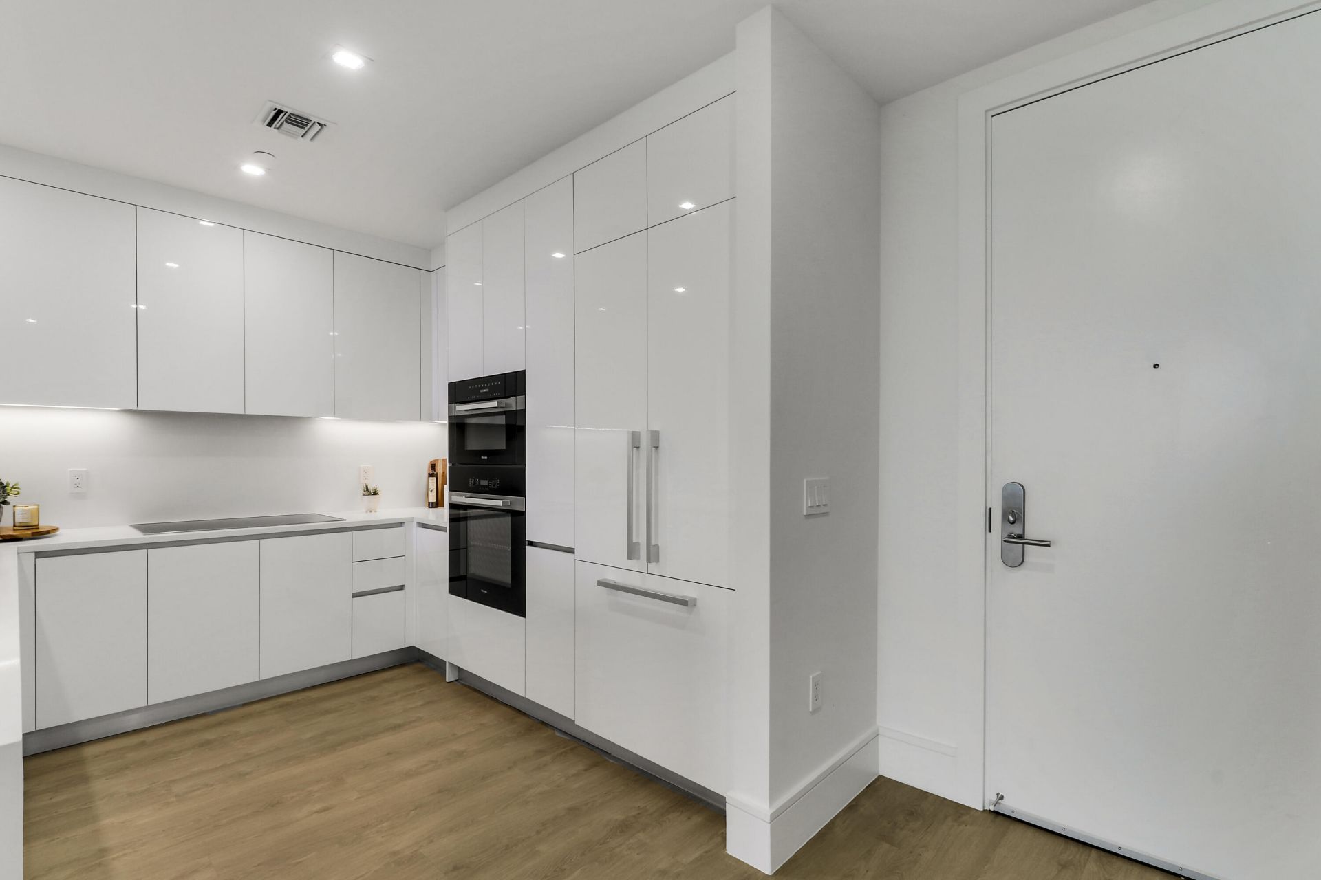 220 Lake Shore Drive, Unit 815, West Palm Beach, FL 33403 Photo