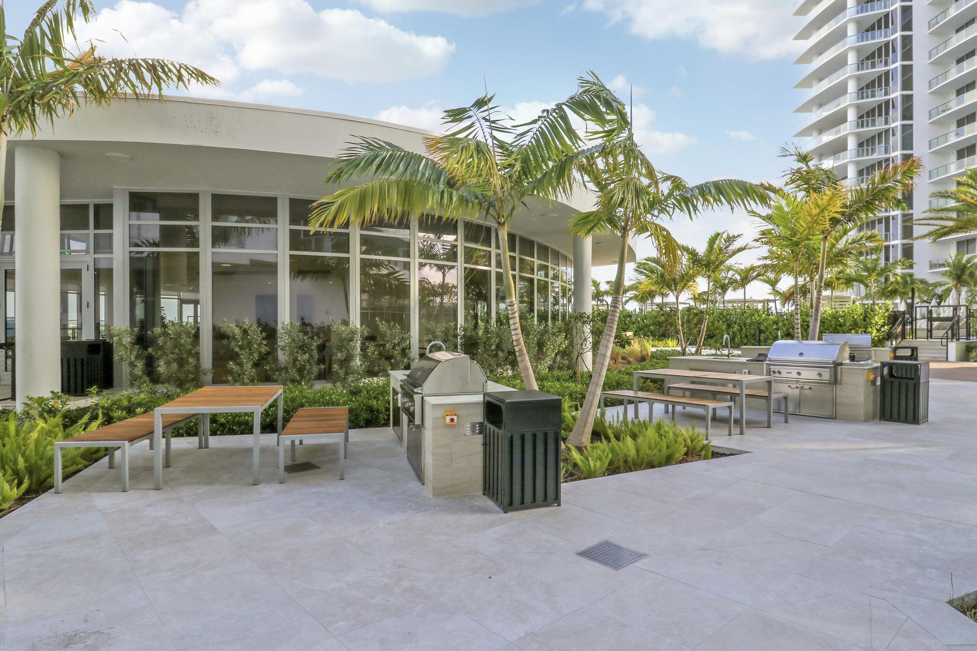 220 Lake Shore Drive, Unit 815, West Palm Beach, FL 33403 Photo