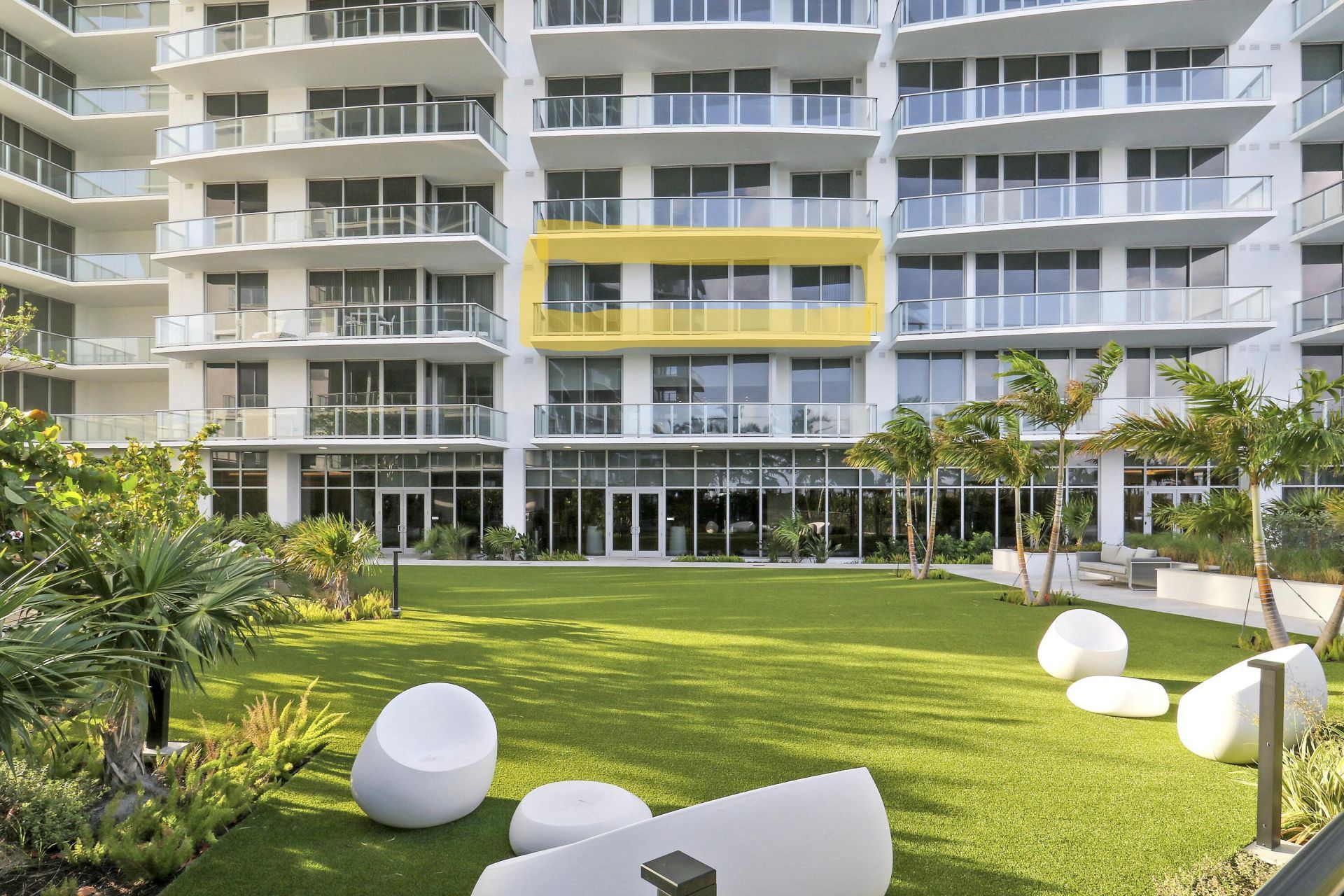 220 Lake Shore Drive, Unit 815, West Palm Beach, FL 33403 Photo