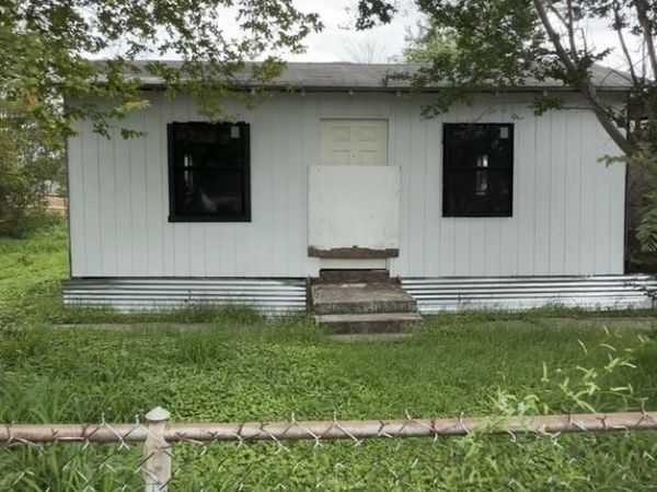 1434 E Chavaneaux, San Antonio, TX 78214