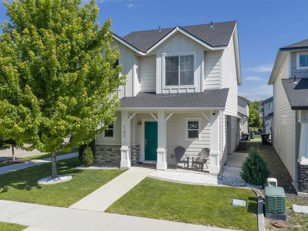 700 E Boardwalk Row Dr., Meridian, ID 83642