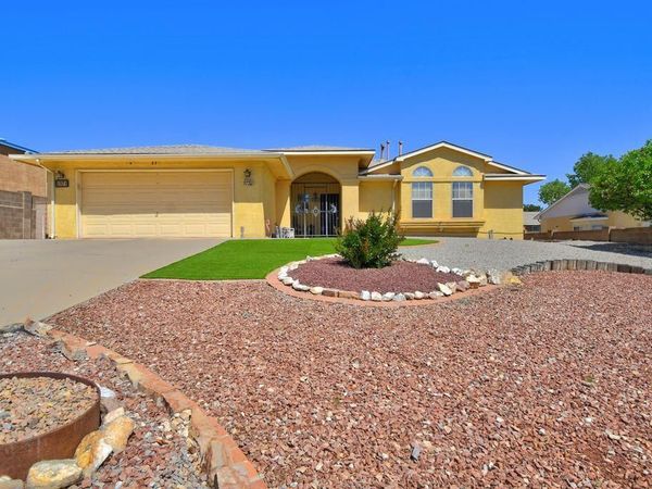 37 Castle Rock Road SE, Rio Rancho, NM 87124