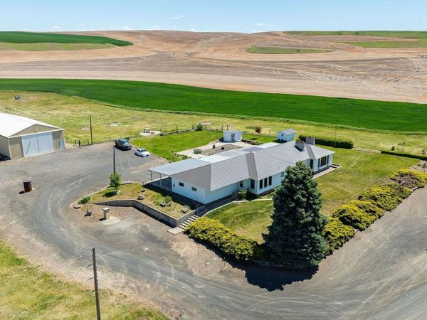 1751 Glorfield Rd., St. John, WA 99171