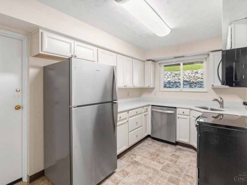 3566 Amberacres Drive, Unit 2, Cincinnati, OH 45237 Photo 9