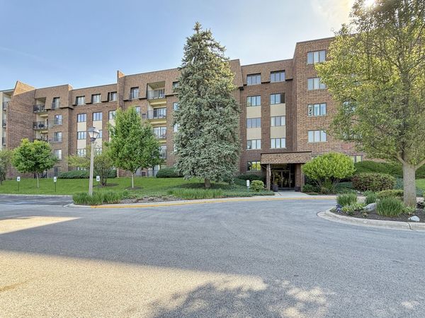 453 Raintree Drive , Unit 1N, Glen Ellyn, IL 60137