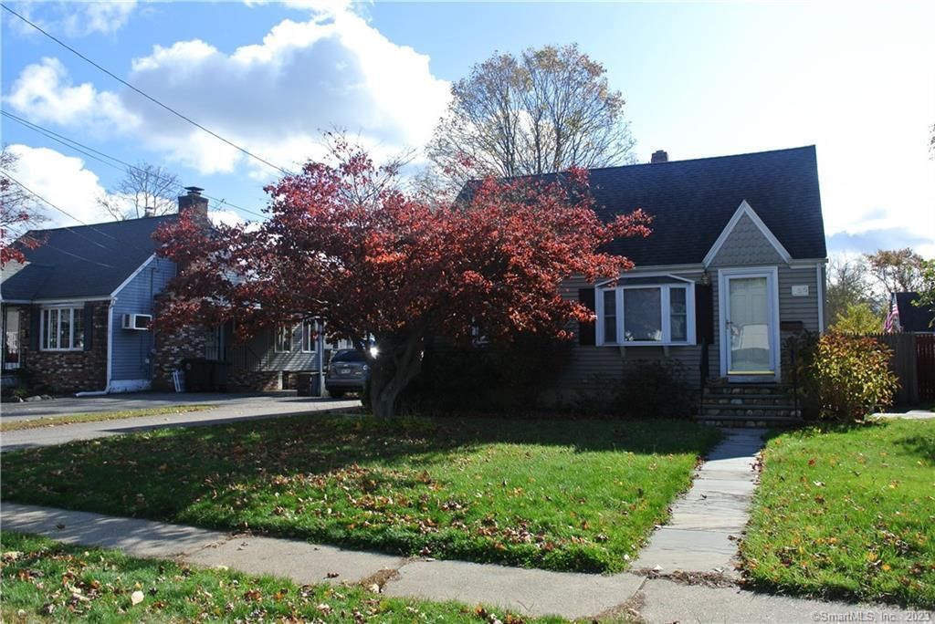 156 Meadowside, Milford, CT 06460 Main Photo