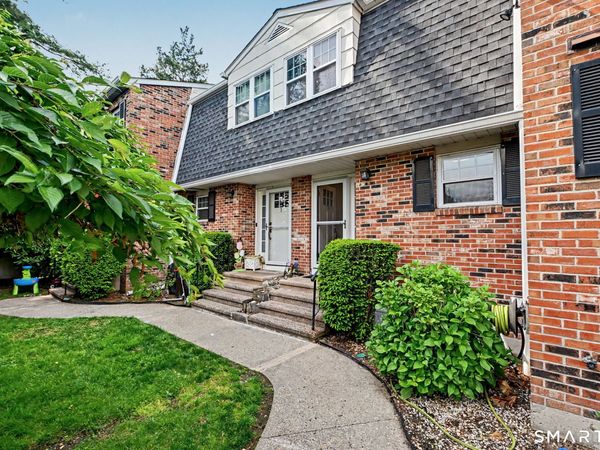 19 Colonial, Unit 8, Stamford, CT 06906