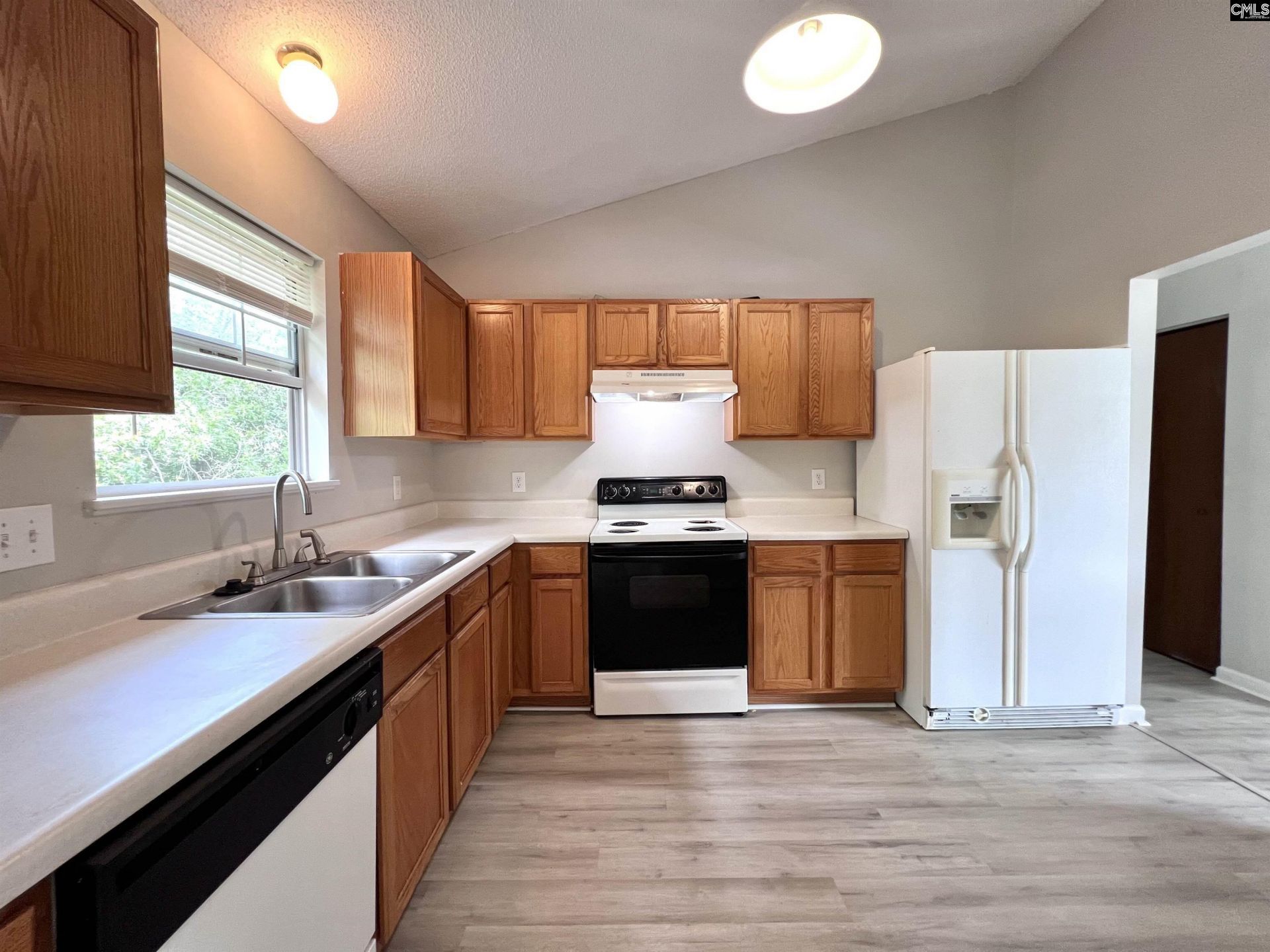 252 Cherry Grove Drive  Photo 12