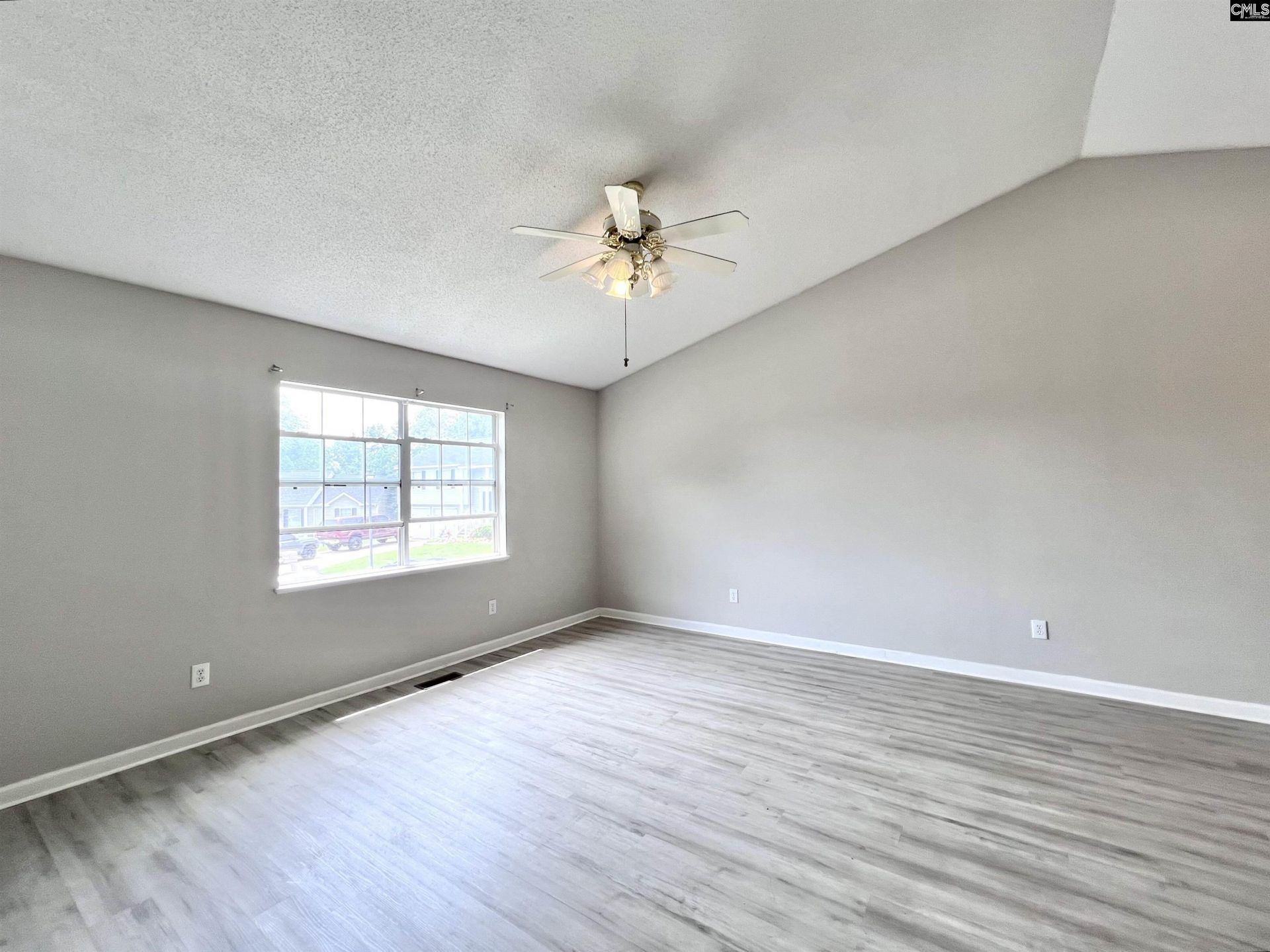 252 Cherry Grove Drive  Photo 6