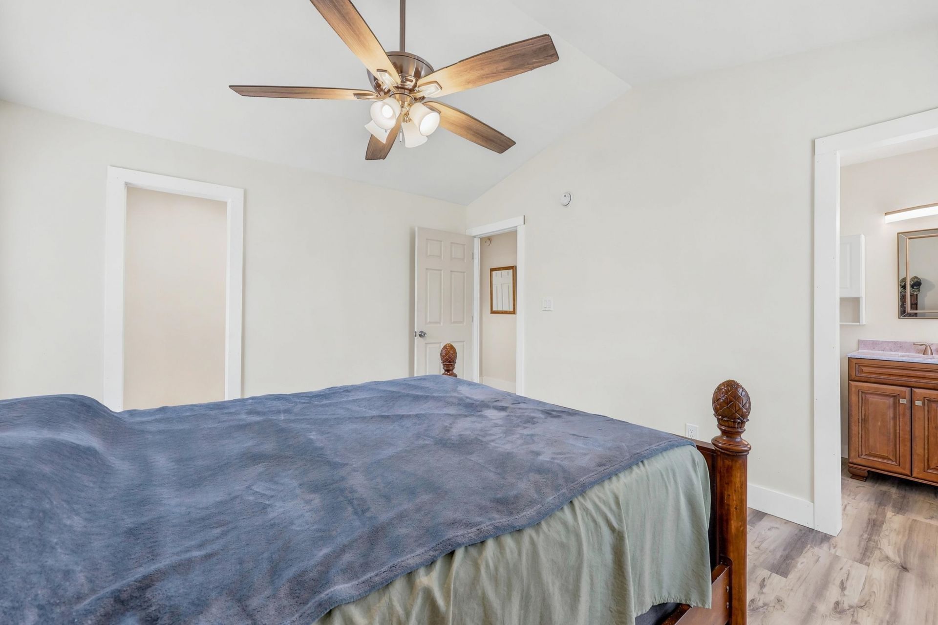 725 University Forest Circle  Photo 17