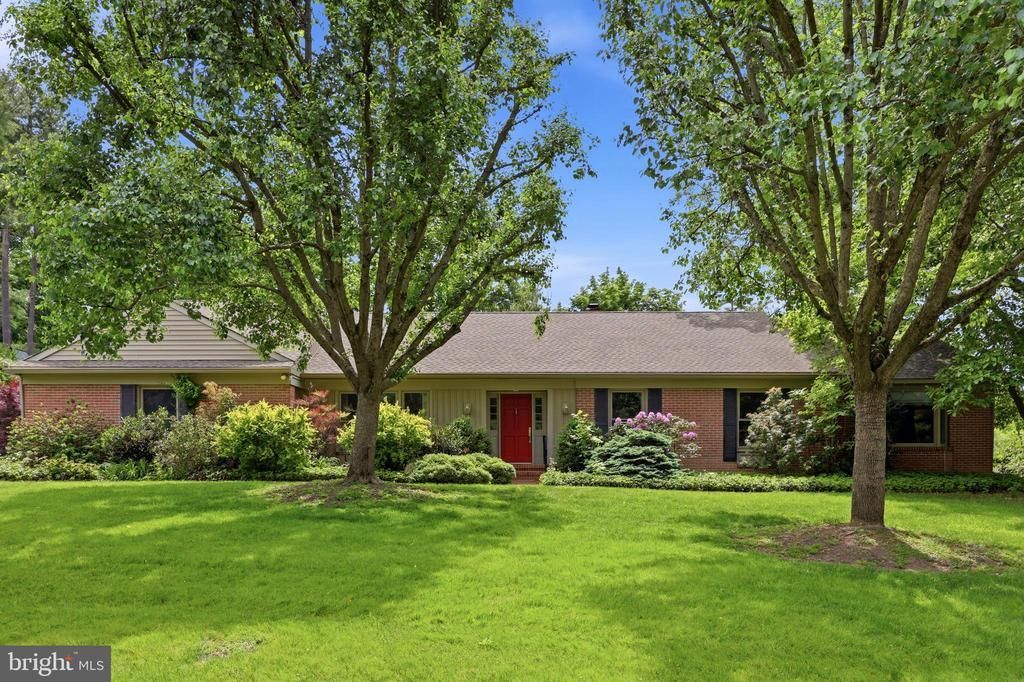 2045 WALLER DRIVE, HUNTINGDON VALLEY, PA 19006