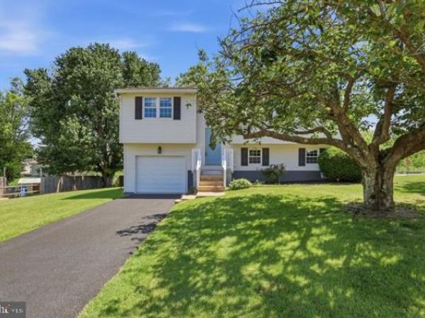 3496 FOX RIDGE COURT, DOVER, PA 17315