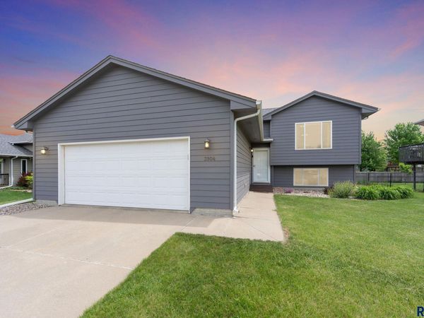 3904 S Klein Ave, Sioux Falls, SD 57106