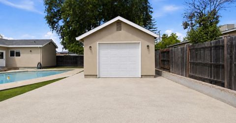 4856 Hazelwood Ave, Carmichael, CA 95608 Photo