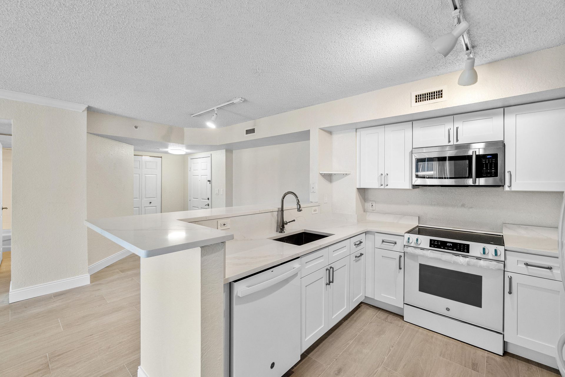 1801 N Flagler Drive, Unit 835, West Palm Beach, FL 33407 Photo