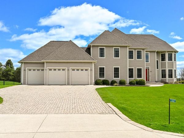 3268 Bay Hill ROAD, Port Washington, WI 53074