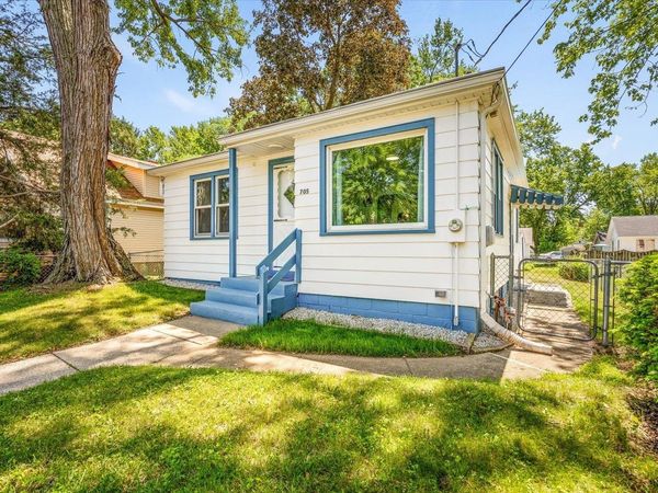 705 Lawn Drive, LOVES PARK, IL 61111