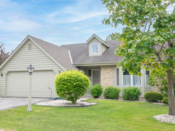 N97W17905 Mulberry Ct, Unit D-34, Germantown, WI 53022