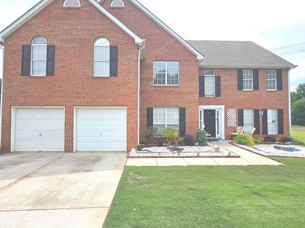 151 Olympic Dr, Fayetteville, GA 30215