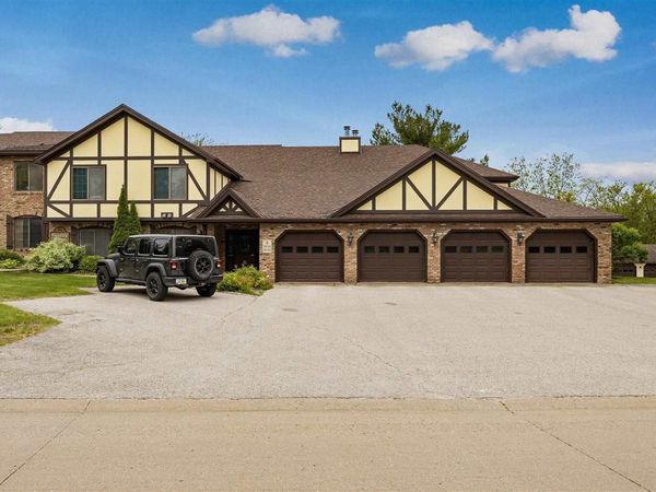 1512 1st Ave, Unit 103B, Coralville, IA 52241