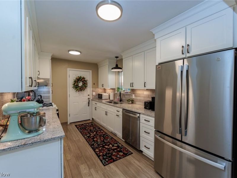 1421 Driftwood Lane, Macedonia, OH 44056 Photo 9