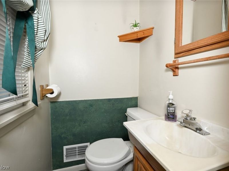 145 Edgewood Drive, Berea, OH 44017 Photo 10