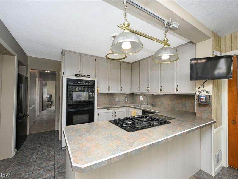 145 Edgewood Drive, Berea, OH 44017 Photo 6