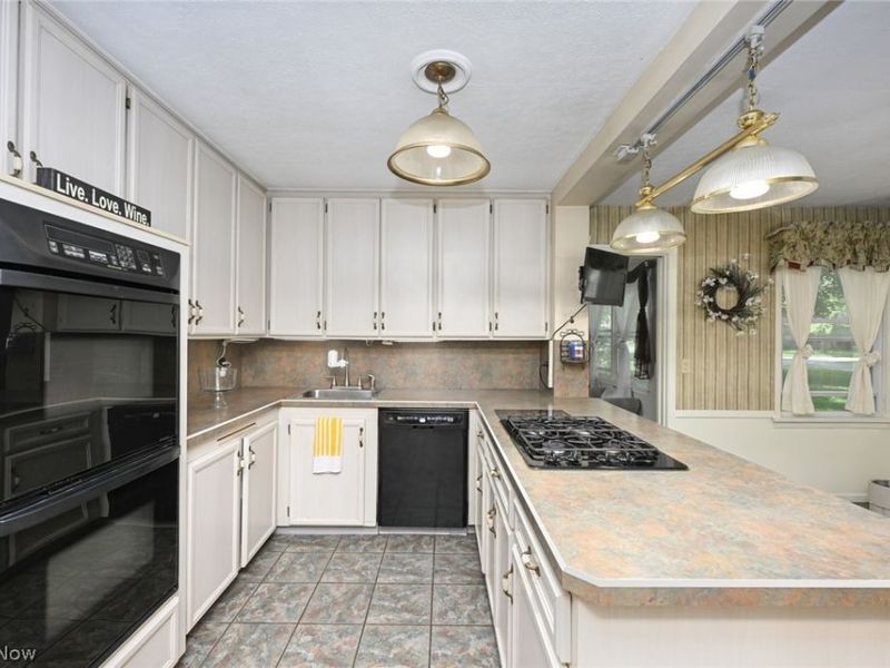145 Edgewood Drive, Berea, OH 44017 Photo 7