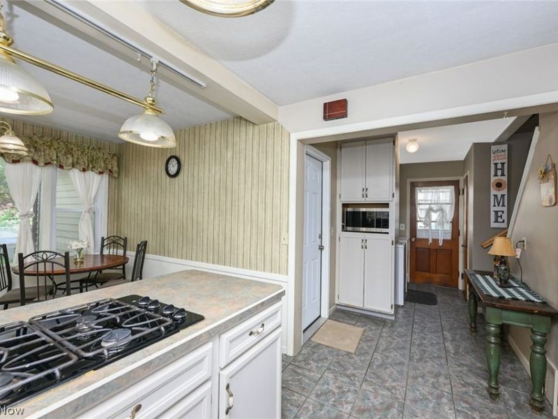 145 Edgewood Drive, Berea, OH 44017 Photo 8