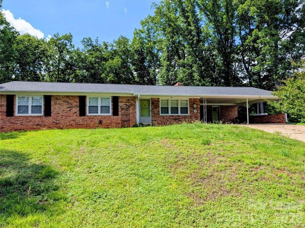 105 Ridgewood Lane , Statesville, NC 28677