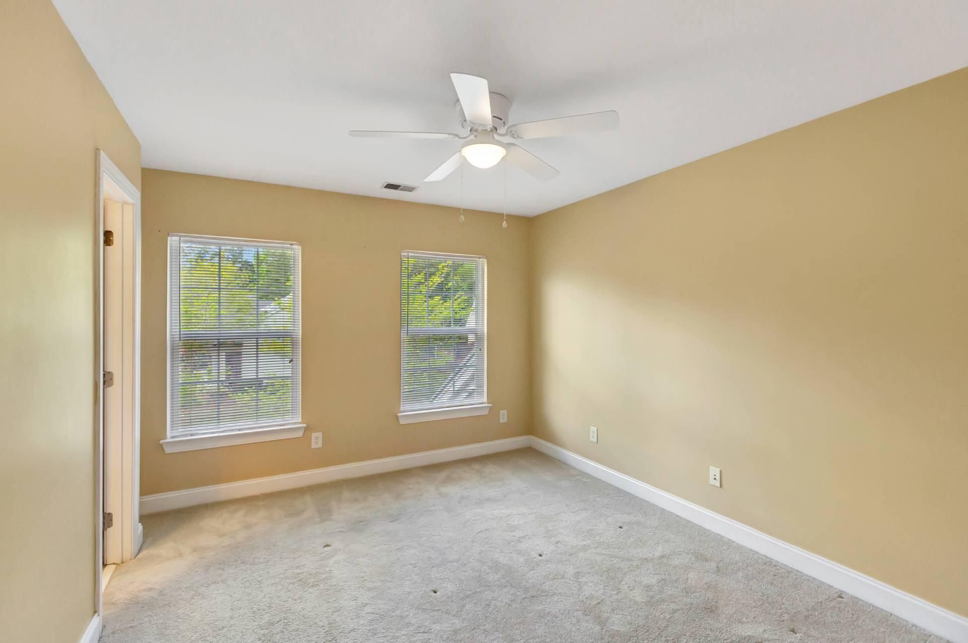 126 Tuscany Court Photo 16