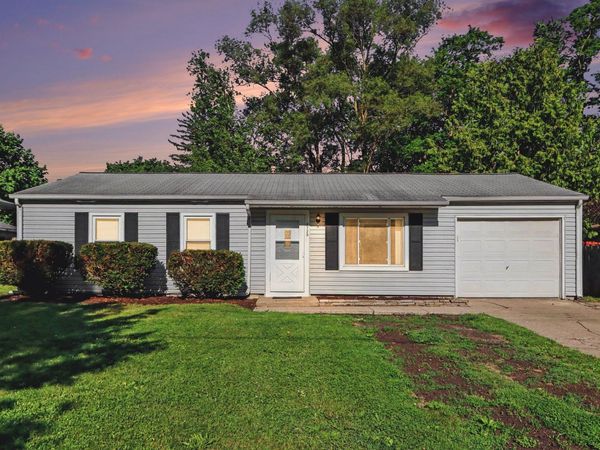 2725 Cimarron Drive, Kalamazoo, MI 49004