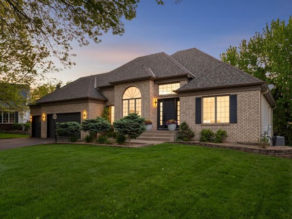 802 Spring Hill Court, Woodbury, MN 55125