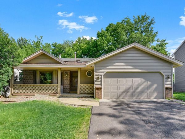 400 Interlachen Road, Burnsville, MN 55306