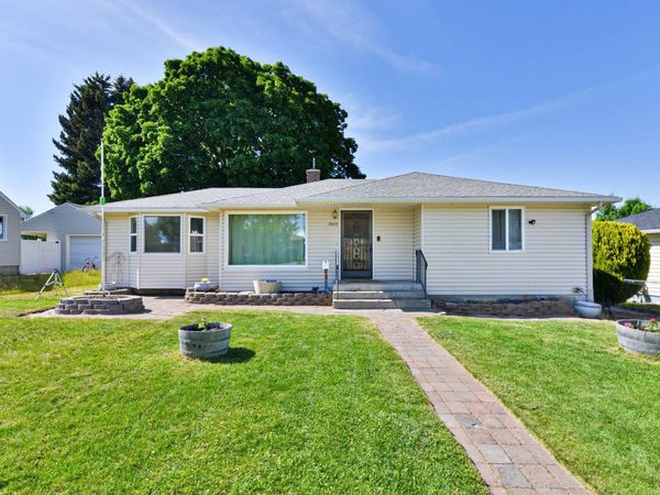 5925 N Ridgeview Pl, Spokane, WA 99205