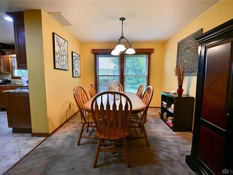 2424 Rockingham Drive, Troy, OH 45373 Photo 8