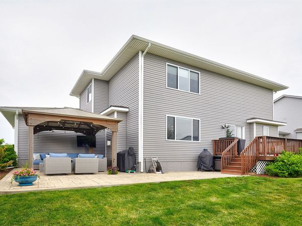 865 9th Street, Waukee, IA 50263