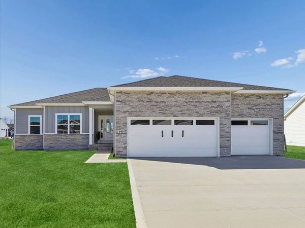 2506 10th Avenue SE, Altoona, IA 50009