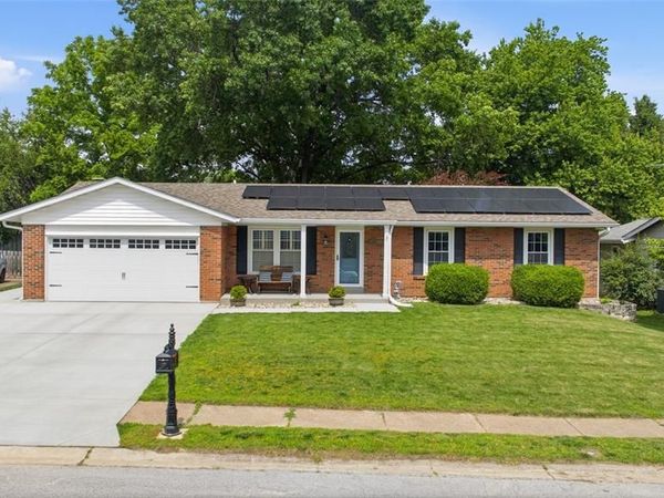 921 Picardy Lane , St Charles, MO 63301