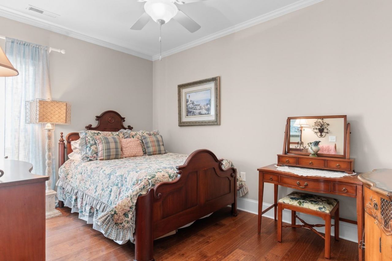 1605 N Dogwood Dr.  Photo 19