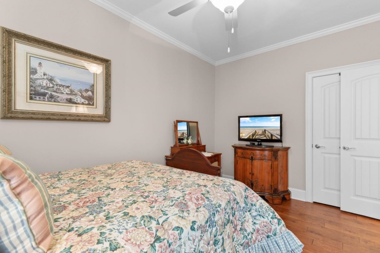 1605 N Dogwood Dr.  Photo 20