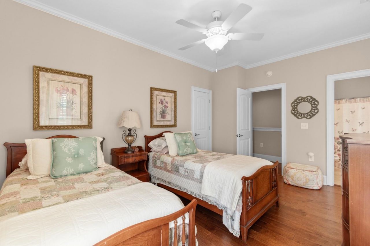 1605 N Dogwood Dr.  Photo 23