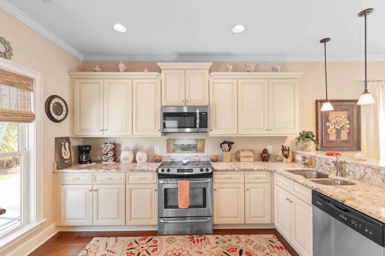 1605 N Dogwood Dr.  Photo 6