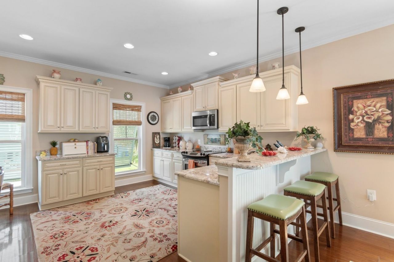 1605 N Dogwood Dr.  Photo 7