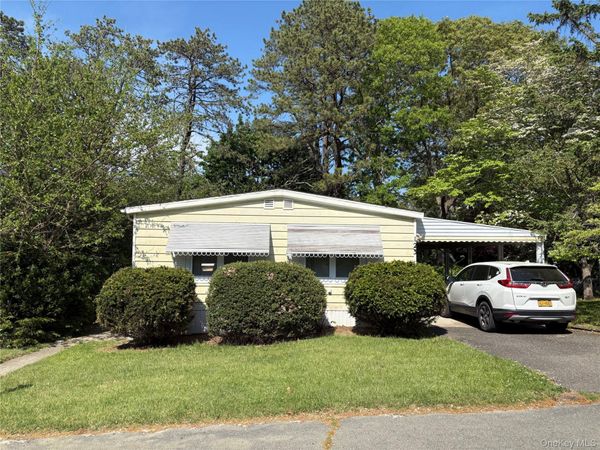 525/123 Riverleigh Ave , Riverhead, NY 11901
